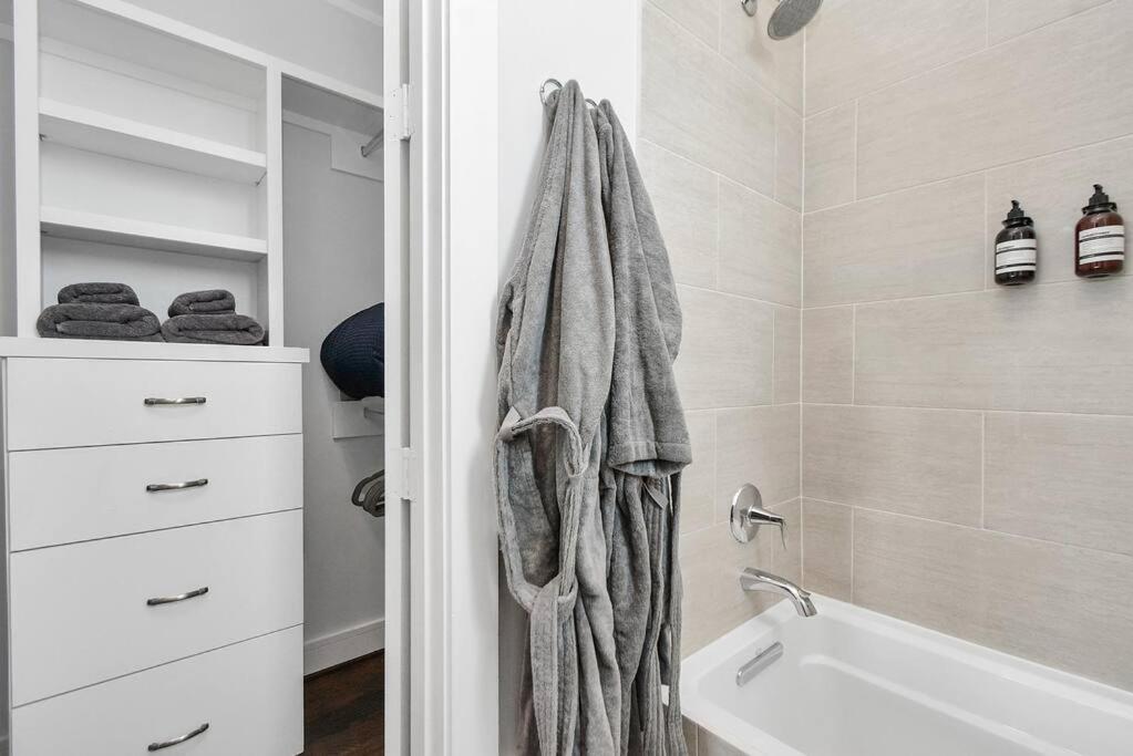Villa Casa Labella - Downtown Skyline Views - Sleeps 10 à Houston Extérieur photo
