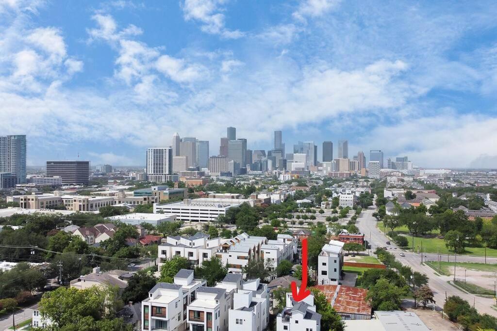 Villa Casa Labella - Downtown Skyline Views - Sleeps 10 à Houston Extérieur photo