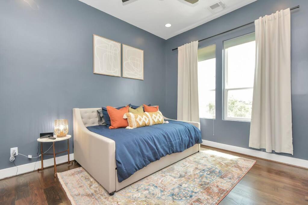 Villa Casa Labella - Downtown Skyline Views - Sleeps 10 à Houston Extérieur photo